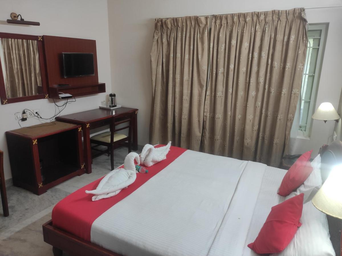 Karthika Residency Kochi Exterior photo